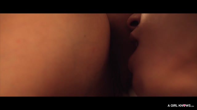 PornDoePremium_-_AGirlKnows_presents_Sensual_sapphic_sex_Hungarian___Russian_lesbians_Amirah_Adara_and_Henessy_-_25.08.2017.mp4.00014.jpg