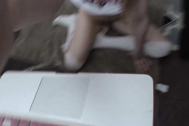 Webcams_Video_presents_Girl_Kittenxx_in_Begging_For_Daddys_Cum.MP4.00008.jpg