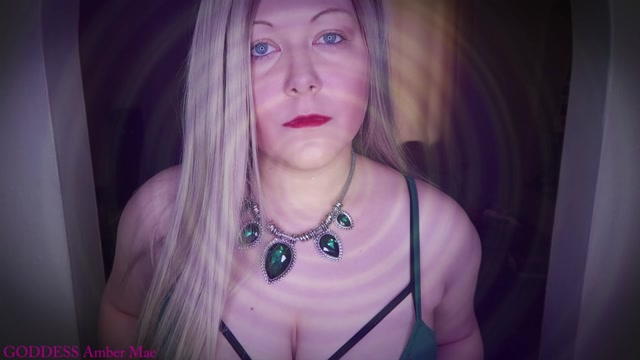 Watch Free Porno Online – Queen Amber Mae in It Makes Sense (MP4, HD, 1280×720)