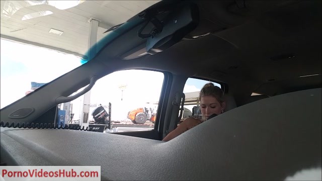 ManyVids_presents_TianaLive_in_Gas_Station_Flashing.mp4.00003.jpg