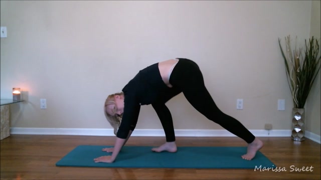 Marissa_Sweet_-_Yoga_Instructor_Shows_Off_Her_Form.mp4.00011.jpg