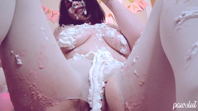 Watch Free Porno Online – ManyVids presents Pawslut in WAM Cake Sitting and Body Decorating (MP4, HD, 1280×720)
