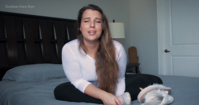 Kiara_Skye_-_Extreme_Humiliation_with_Smelly_Socks_and_Slippers.mp4.00012.jpg