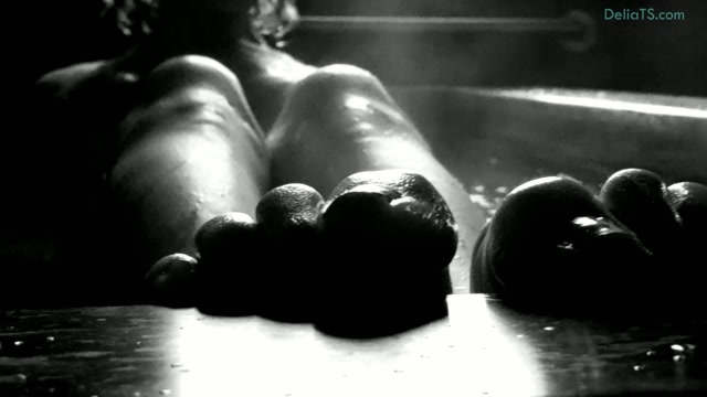 Watch Free Porno Online – DeliaTS presents Delia TS – Soak Tub Stretch – 02.01.2020 (MP4, HD, 1280×720)