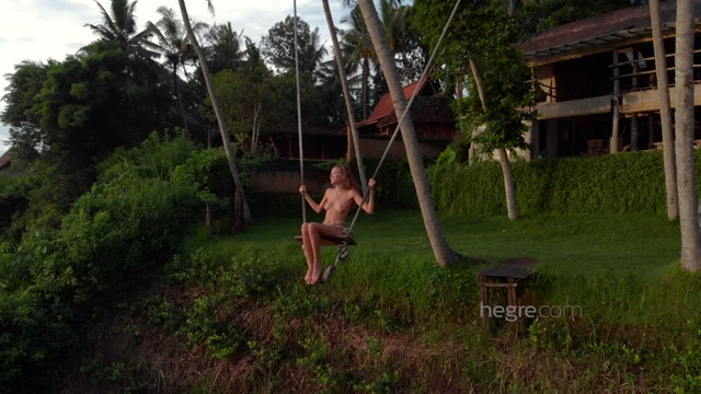 Hegre_presents_Clover_Swinging_In_Bali_4K___16.06.2020.mp4.00003.jpg