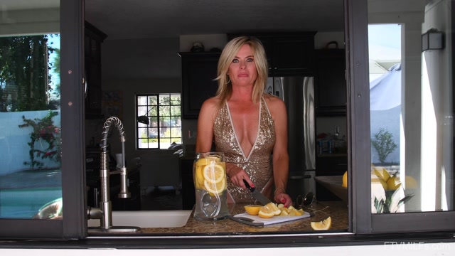 FTVMilfs_presents_Hilary_-_Super_Sexual_Blonde_-_Incredibly_Tight_6___21.07.2020.mp4.00006.jpg