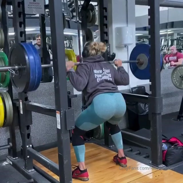 kierajaston-08-12-2019_110kg_x_30_reps._First_set_of_squats_from_today_s_legs.mp4.00005.jpg