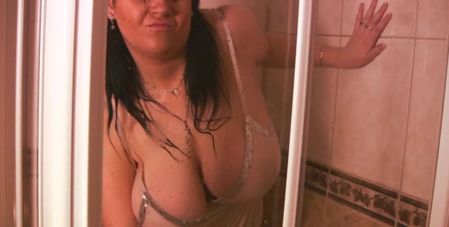 Watch Online Porn – Polish Mom Massages Boob Under Shower (AVI, SD, 640×324)