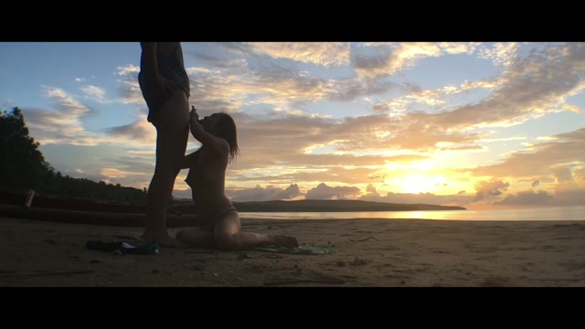 ManyVids_Webcams_Video_presents_Girl_NovaPatra_in_Super_Hot_Asian_Public_Fuck_n_Beach_Sex.mov.00005.jpg