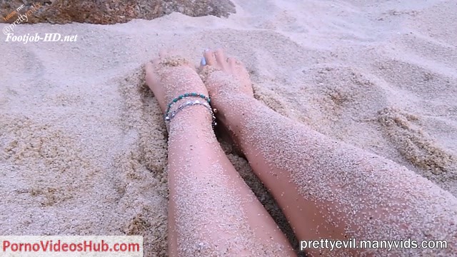 Watch Online Porn – ManyVids presents prettyevil in Footjob on the Beach public Foot Fetish – 03.03.2018 (MP4, FullHD, 1920×1080)