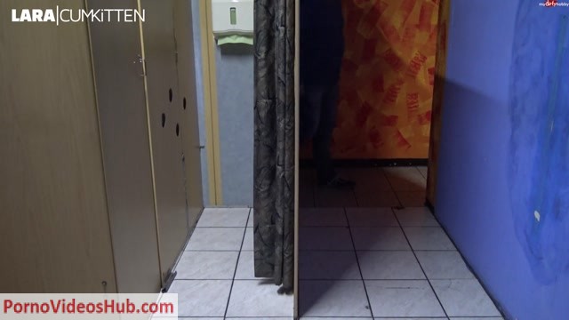 Watch Online Porn – MyDirtyHobby presents Lara-CumKitten – Unser alter Matheprof am Glory Hole – Mit unserer Entsaftung hat – Our old math pro at the GLORY HOLE – He did not expect our juicing (MP4, FullHD, 1920×1080)