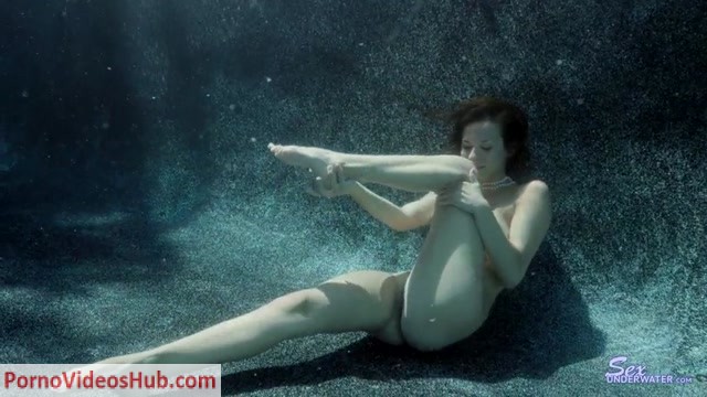 Watch Online Porn – SexUnderWater presents touchalexis 12k (MP4, SD, 854×480)