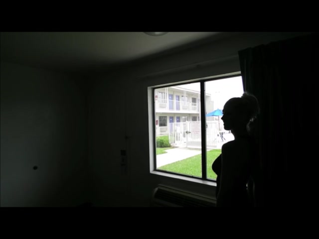 ManyVids_presents_TianaLive_in_hollyhotwife_-_Flashing_Gardeners_At_A_Cheap_Motel.mp4.00009.jpg