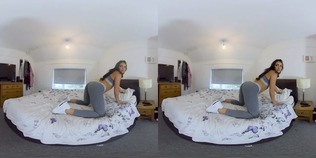Watch Online Porn – British stunner Bianca J strips off her Gym Gear (MP4, UltraHD/2K, 3840×1920)