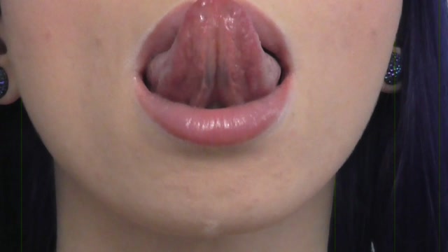 ManyVids_presents_leiwarain_in_27_Spit_Play.mp4.00003.jpg