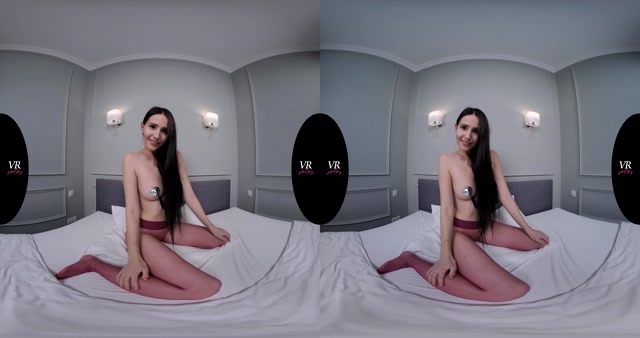 Watch Online Porn – VRsolos presents Vanessa Angel in Vanessa’s First VR Experience 4K (MP4, UltraHD/4K, 4096×2160)
