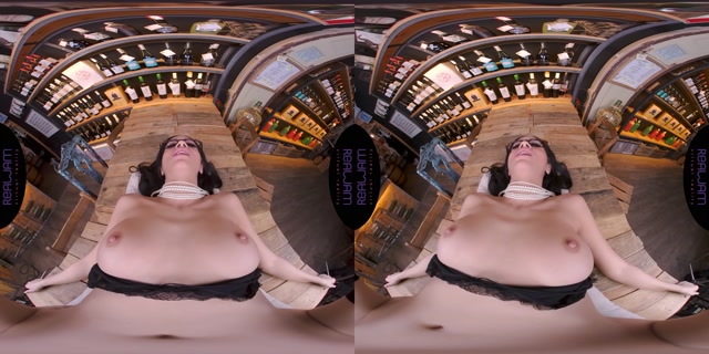 Watch Online Porn – RealJamvr presents Rendezvous With Sommelier – Julia De Lucia 5K (MP4, UltraHD/4K, 5400×2700)