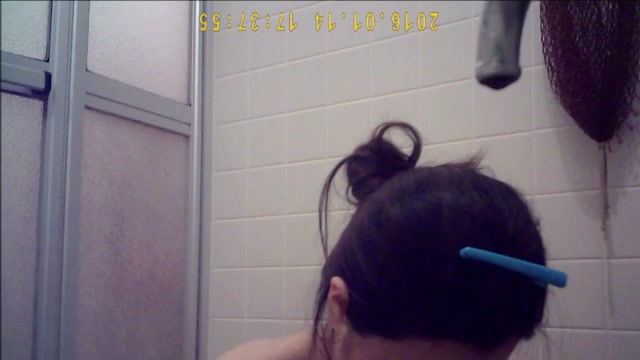 Shower_Girl__2_Indoor_bath_-_showergirl02peep.mp4.00003.jpg