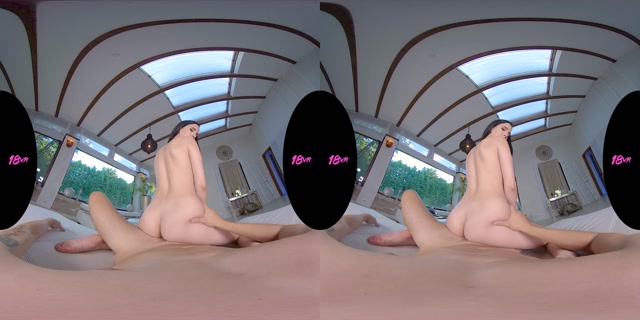 Watch Online Porn – 18VR presents The Foxy Lady – Nikki Fox (MP4, UltraHD/2K, 2880×1440)