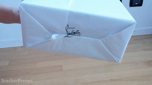 Watch Online Porn – scarlettferrari 08-05-2020 My first pair of Louboutins – Unboxing (MP4, FullHD, 1920×1080)