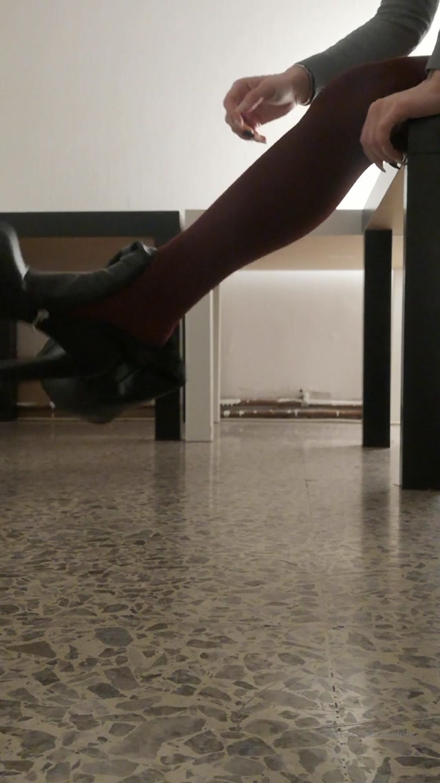 Watch Online Porn – scarlettferrari 12-02-2020 Taking off my boots after a long day (MP4, UltraHD/2K, 1080×1920)