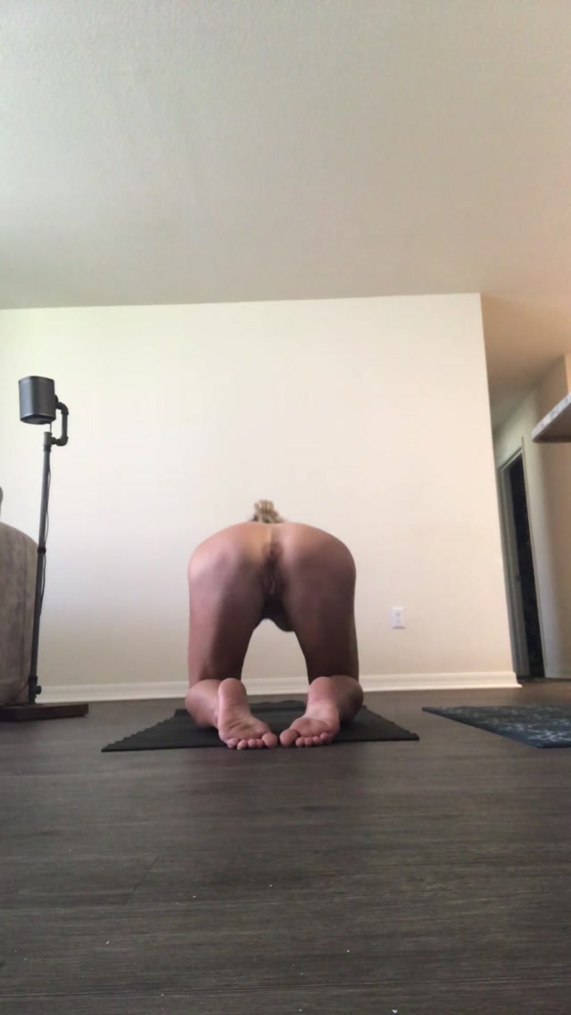 Naked yoga porn Free Nude