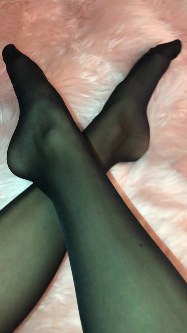 Watch Free Porno Online – footbaddie 06-11-2018 It doesn t take you long to be totally mindfucked by my long legs and toes in these stocki (MP4, UltraHD/2K, 1080×1920)