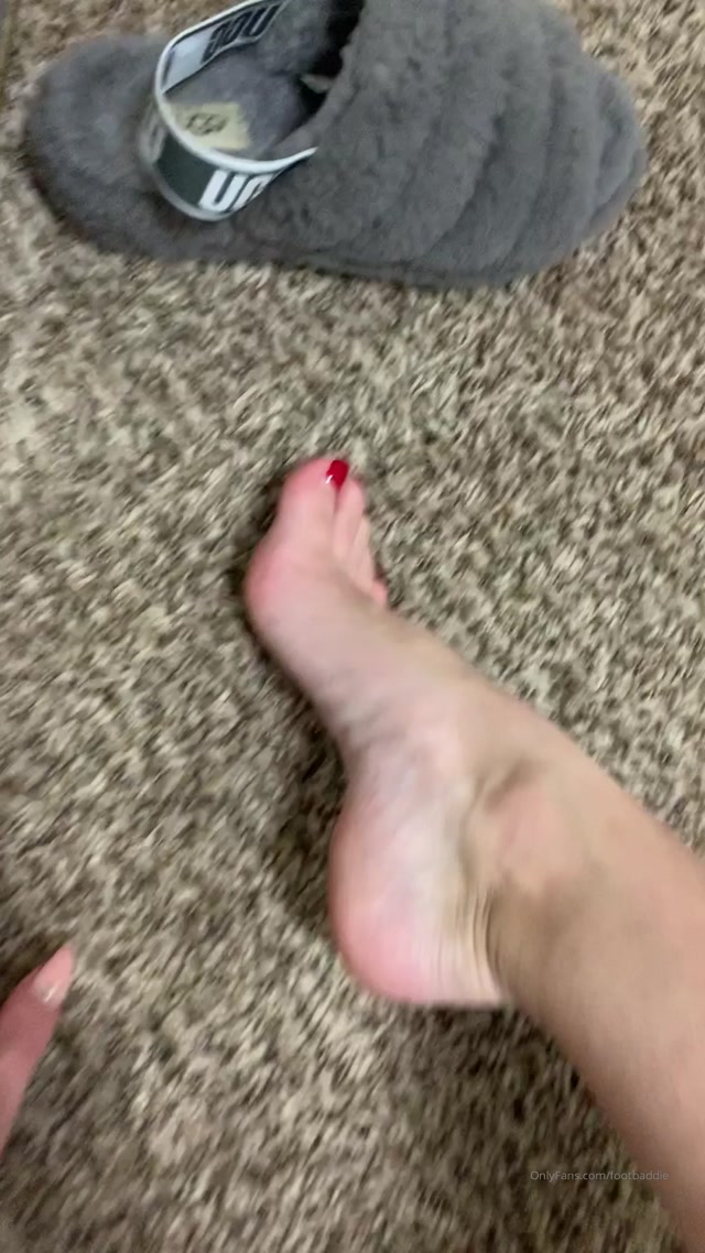 footbaddie_12-01-2020_Soles_and_toes_tease_NEW_CLIP.mp4.00003.jpg