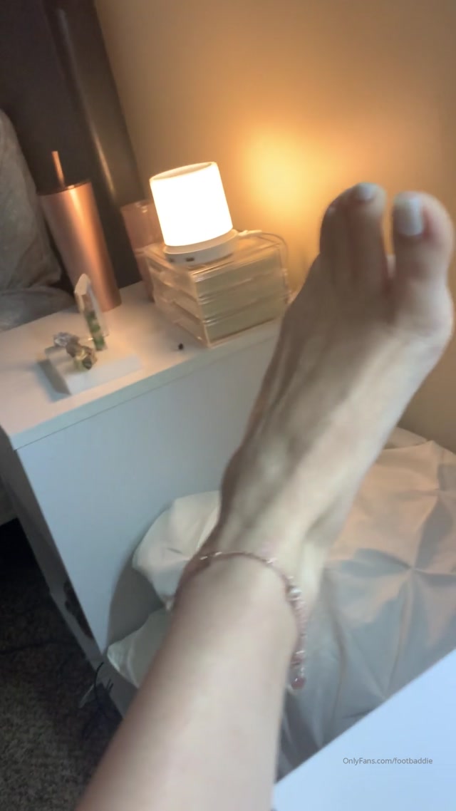 Watch Free Porno Online – footbaddie 12-03-2020 You think I care Just send more to shower my feet in money (MP4, UltraHD/2K, 1080×1920)