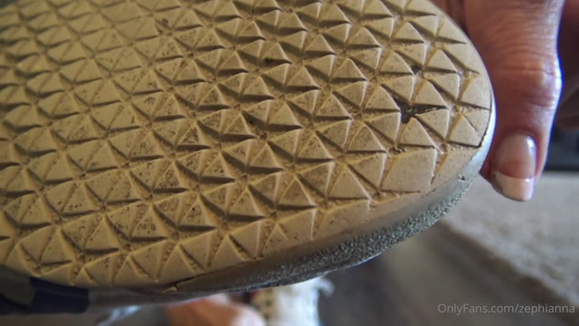 Watch Online Porn – zephianna 28062020 my oldest pair of sneakers and they reek this pair has n (MP4, FullHD, 1920×1080)