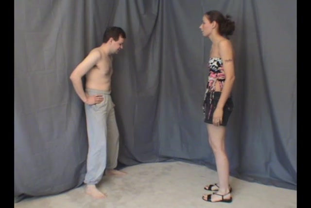 Watch Free Porno Online – SUBURBANSENSATIONS – 2007-10-19 – Ashleigh Sandals and Bare Feet for Ball Kicking (MP4, SD, 720×480)