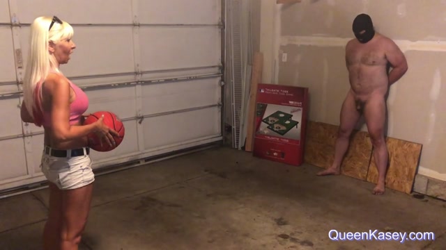 realqueenkasey_04-01-2019_The_Queen_Smashes_Your_Manhood_With_A_Basketball.mp4.00000.jpg