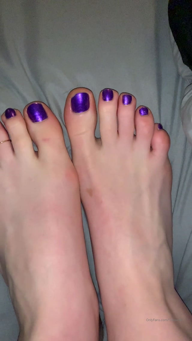 Watch Online Porn – freckled_feet 31-01-2020-20547442-I am loving the look of my new polish. It s a royal (MP4, UltraHD/2K, 1080×1920)