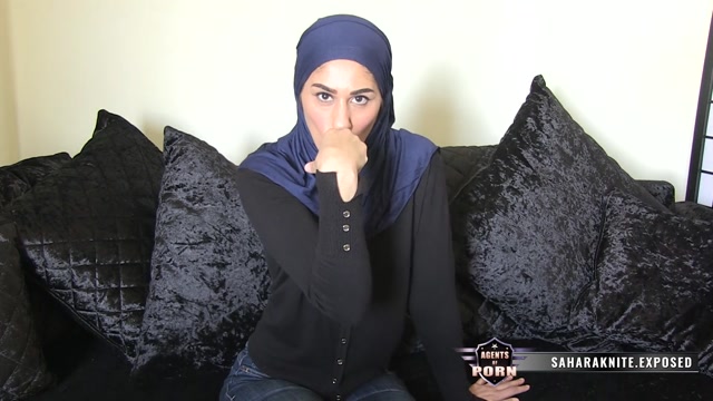 Watch Free Porno Online – Naughty Hijabi teases her cuck husband (MP4, FullHD, 1920×1080)