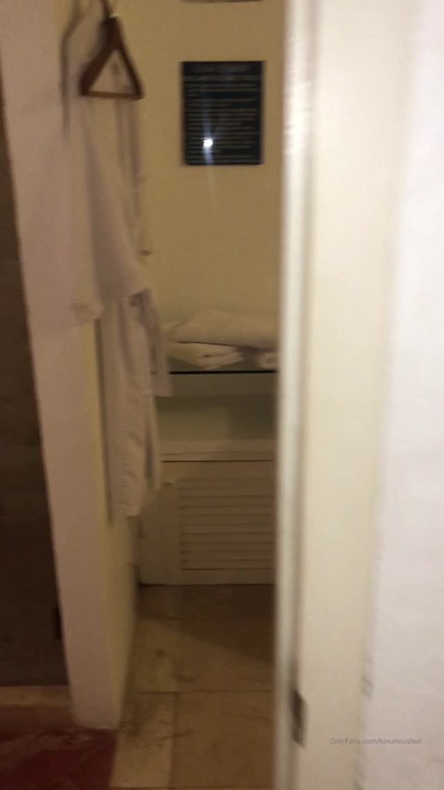 Watch Online Porn – luxuriouslexi 11-12-2019-16080724-Tour of My hotel room w My own private sauna (MP4, UltraHD/2K, 1080×1920)