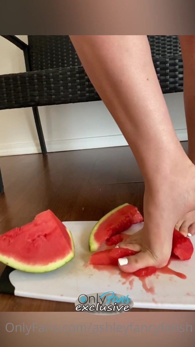 ashleyfancyfetish_16_09_2020_903338594_toesday_watermelon_crush.mp4.00003.jpg