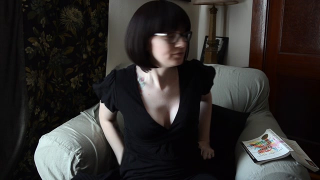 Watch Online Porn – Bettie Bondage – mindcontrolling mom (MP4, HD, 1280×720)