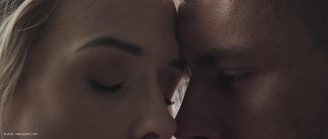 Watch Online Porn – FrolicMe presents Vinna Reed – MESSY LOVE (MP4, HD, 1920×816)
