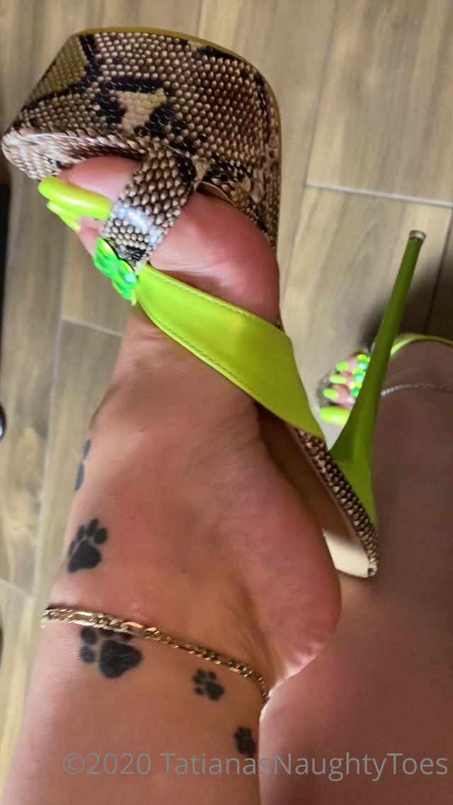 Watch Online Porn – tatianasnaughtytoes-26-10-2020-1144160017-new-2020-10-26-not-so-mellow-yellow-pedicure (MP4, UltraHD/2K, 1080×1920)