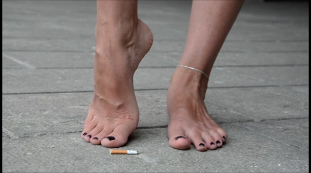 Watch Online Porn – Barefoot Urban Girls – CHAT NOIR: barefooting in Venice (WMV, SD, 1080×600)