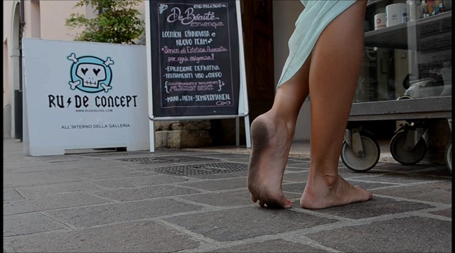 Watch Online Porn – Barefoot Urban Girls – AMELIE’s barefoot Saturday 4 (WMV, SD, 1080×600)