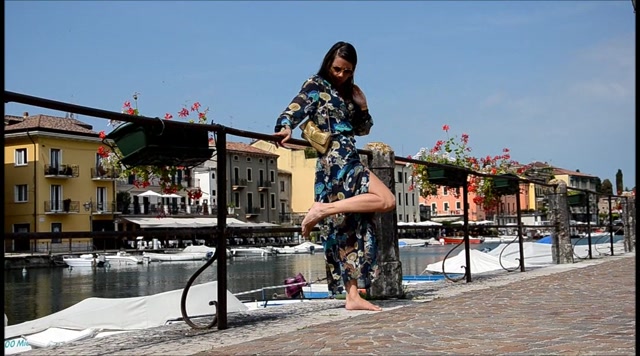 Barefoot Urban Girls - SWAINS: barefooting at Garda Lake 1 00007