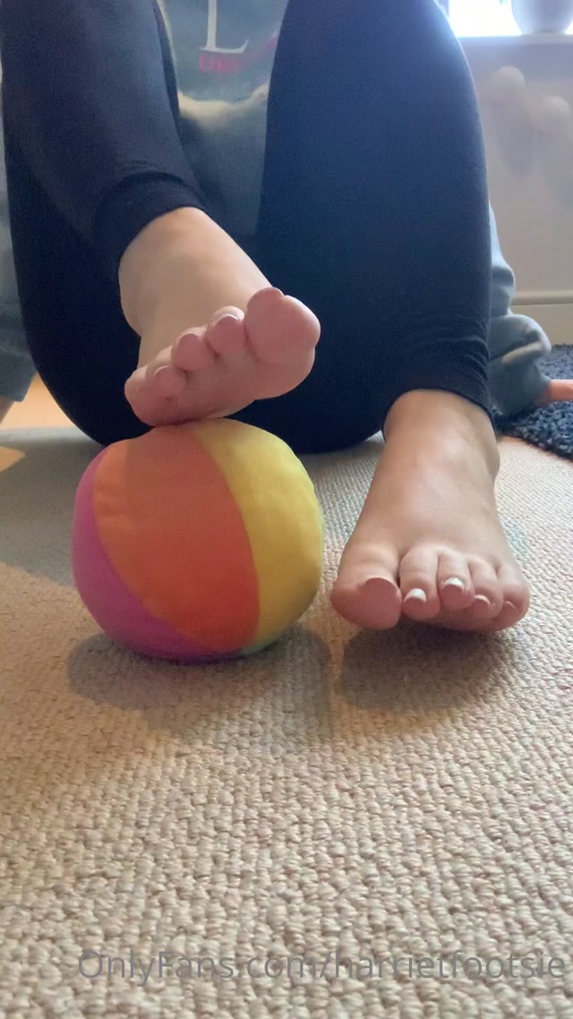 harrietfootsie 23 03 2021 2062485518 this is how i treat my slaves the ball is your face mwahaha or it could be something 00000