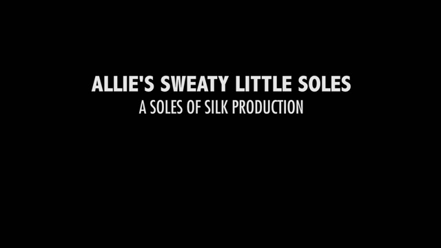 Watch Online Porn – Soles of Silk – Allie’s Sweaty Little Soles (MP4, FullHD, 1920×1080)