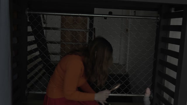 Bettie Bondage – Velma and the Martian Monster Cock 4k 00001