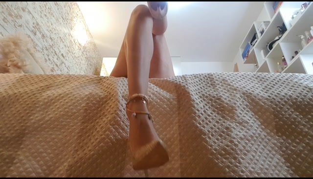 Goddess Natalie - Shoe dangling ignore clip 00015