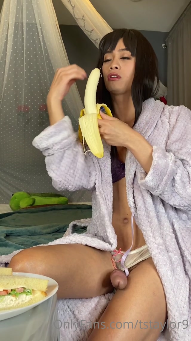 Watch Online Porn – Tstaylor9 – Having a Banana Every Days Keep You Away from the Doctor (MP4, UltraHD/2K, 1080×1920)