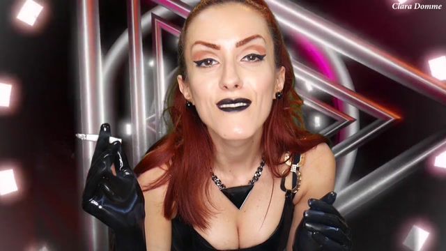 ClaraDomme – The hedonism - Smoking in latex 00006