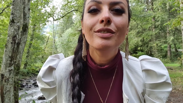 Mistress Ezada Sinn ezada-20-12-2020-1479925763-How do you like this view  #OpenLetter for a devotee obsessed with My cleavage. #Exclusive 00001