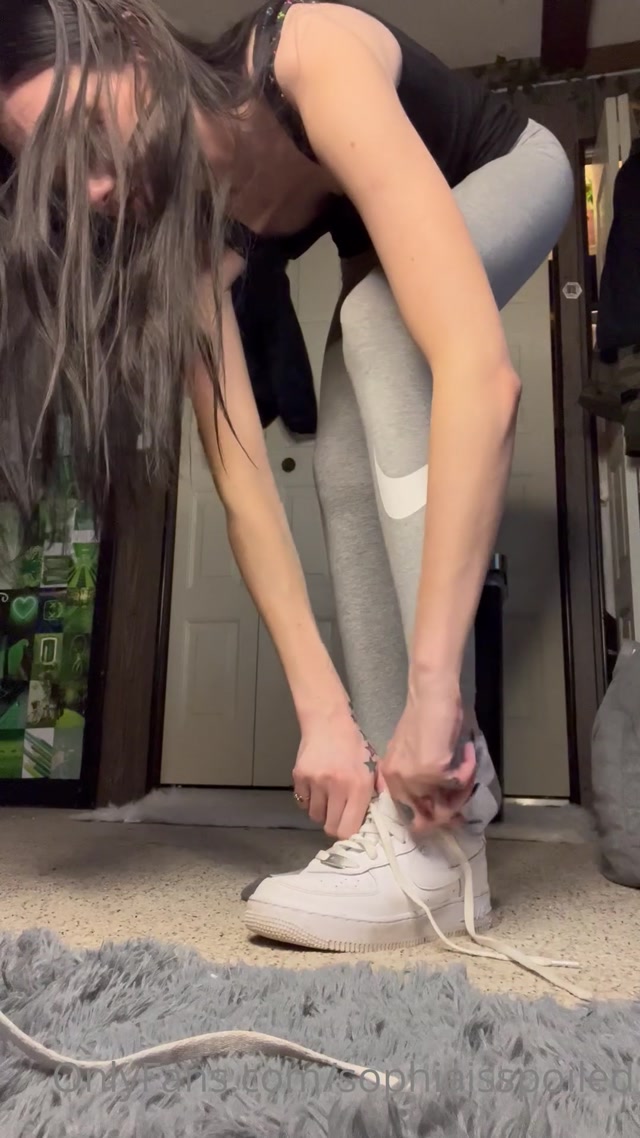 sophiaisspoiled-03-05-2022-2444018750-New Clip  Going for an evening run  worship my gym shoes   00002